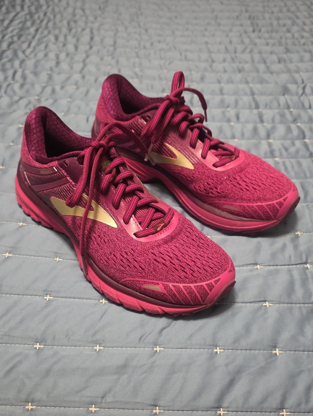 Brooks GTS18 Running Sneakers